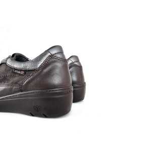 Zapatos cómodos piel marrón con cuña de laura Azaña de mujer