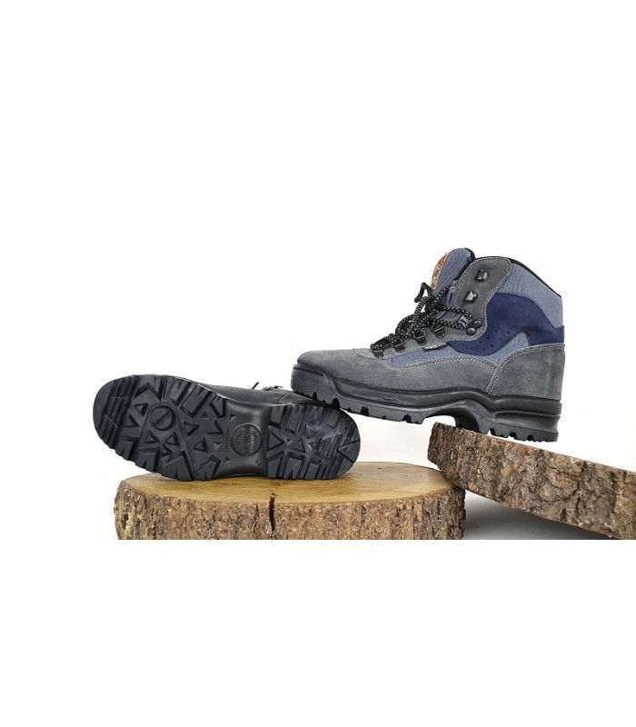 Bota de trekking de hombre color azul fabricado por Notton con plantilla de latex y corte en piel