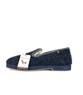 Forro de lana en esta zapatilla de casa de Javer azul