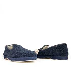 Forro de lana en esta zapatillas de casa de Javer azul