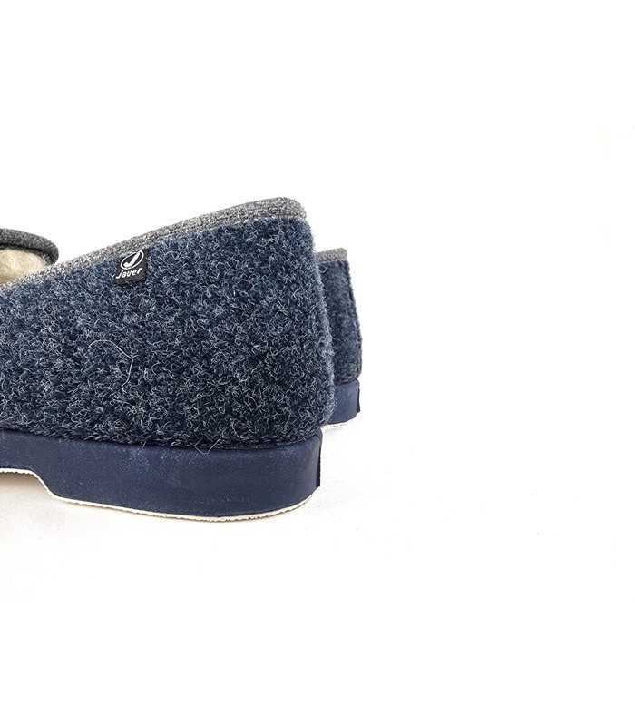 Forro de lana en esta zapatilla de casa de Javer azul