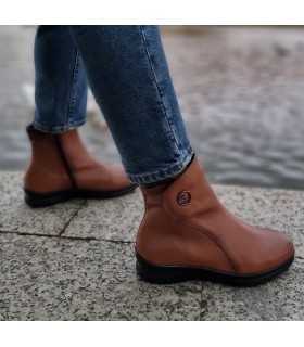 Botines mujer ancho especial Teresa de Baerchi en piel color camel.