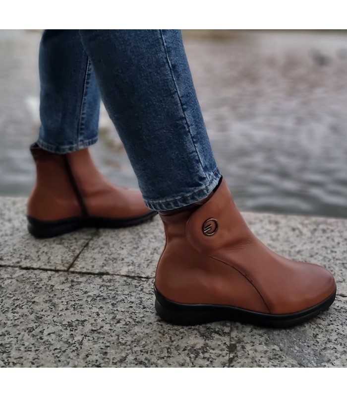 Botines mujer ancho especial Teresa de Baerchi en piel color camel.