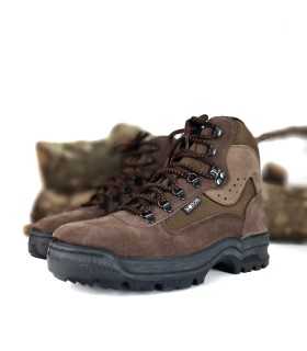 Bota de trekking de hombre color marron fabricado por Notton con plantilla de latex y corte en piel