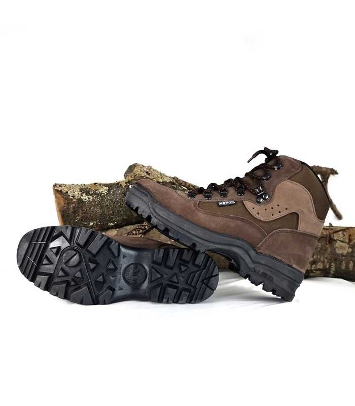 Bota de trekking de hombre color marron fabricado por Notton con plantilla de latex y corte en piel