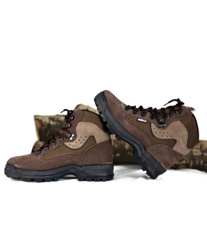 Bota de trekking de hombre color marron fabricado por Notton con plantilla de latex y corte en piel
