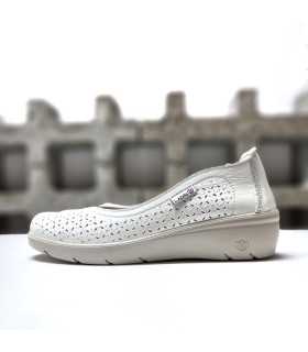 Laura Azaña zapato salón piel blanco mujer cuña verano