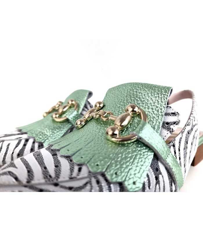 Detalle del la hebilla en el empeine de Zapato mujer destalonado Cuore de Nival
