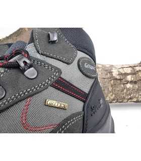 detalle del tejido de Bota de montaña o senderismo para hombre con memebrna impermeable Gritex fabricada por Grisport en italia