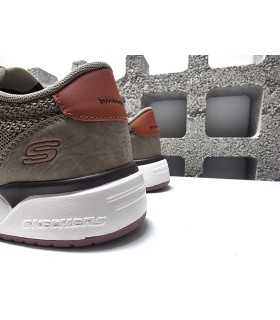 Imagen trasera del deportivo Skechers Corliss Dorset beige, mostrando el ajuste acolchado del talón y el logo de Skechers.