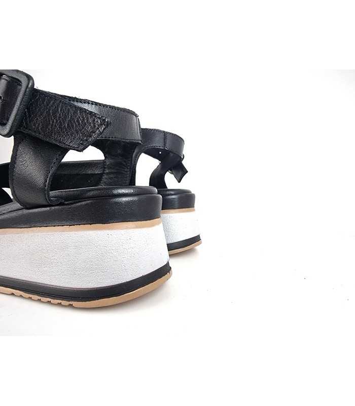 sandalia negra con plataforma de 5 cm trasera