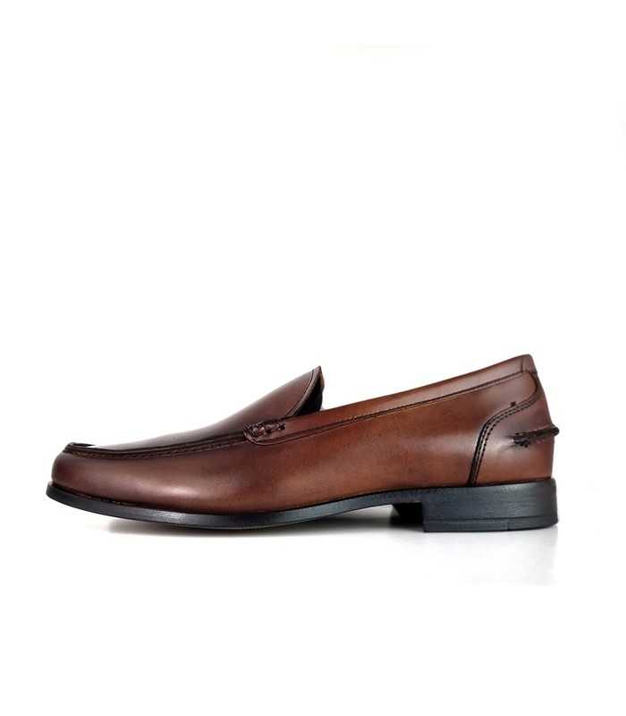 Foto de perfil:
"Elegancia clásica: mocasín de piel marrón para hombre de Baerchi."