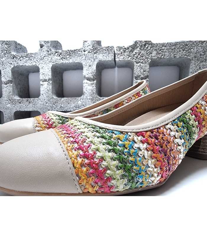 Zapato salón multicolor rafia trenzada de Dchicas, detalle de puntera