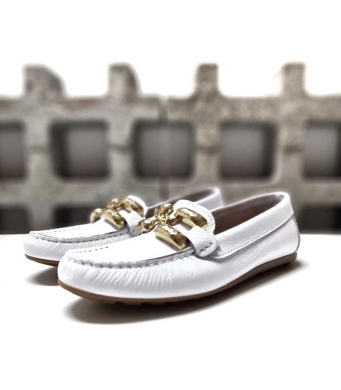 Zapato mocasin blanco hebilla dorada de DChicas para mujer con plantilla de gel