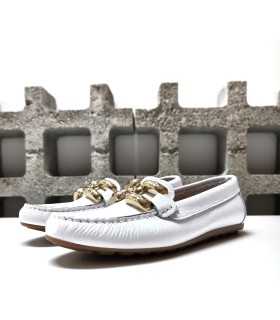 Zapato mocasin blanco hebilla dorada de DChicas para mujer con plantilla de gel