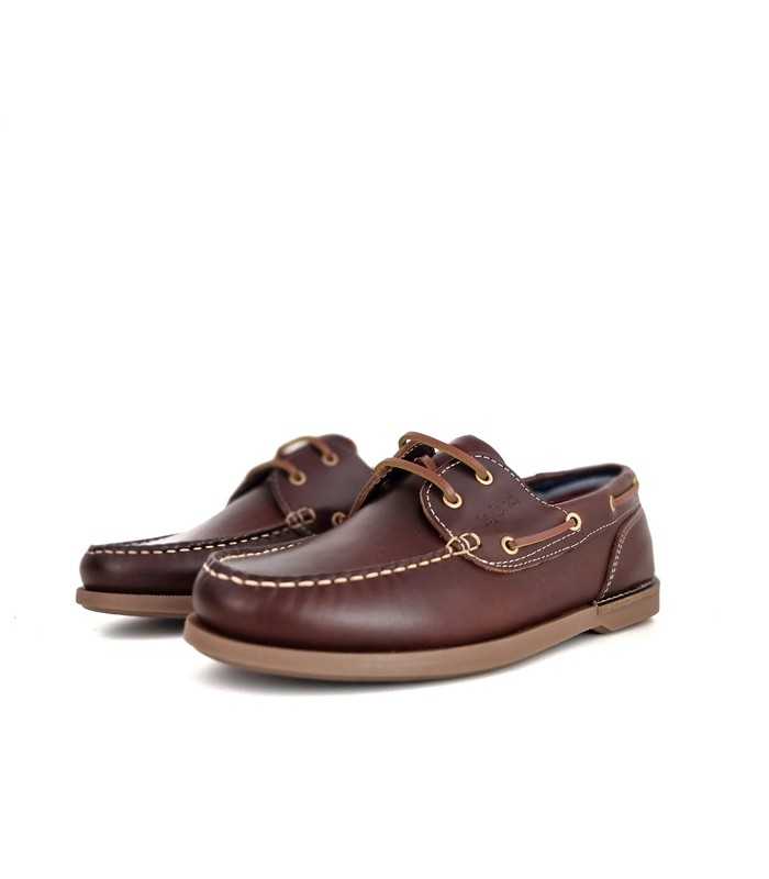 Vista lateral: Zapatos náuticos piel marrón hombre Leyland en color marrón, diseño clásico y elegante.