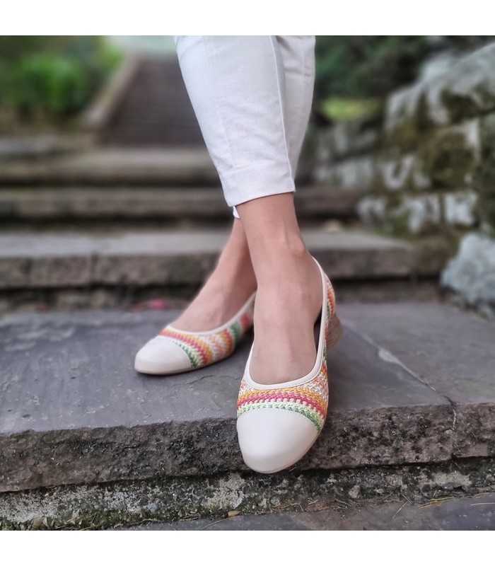 Zapatos salon multicolor rafia trenzada de Dchicas