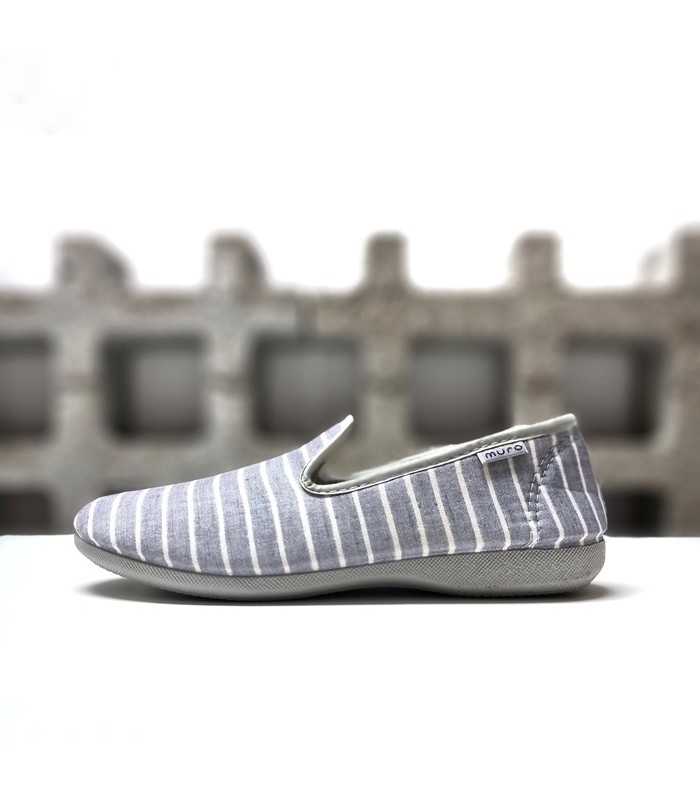 Zapatillas casa cerrada textil marinero gris de Garrido Muro para mujer