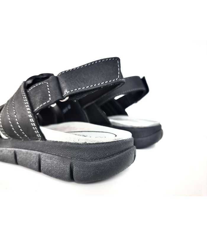 Cierre con velcro sandalia negra hombre Vicmart.