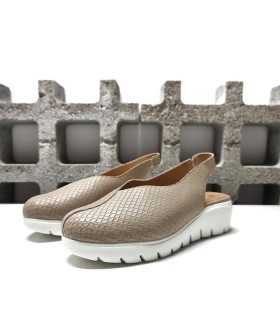 Zapato salón destalonado con cuña del Doctor Cutillas