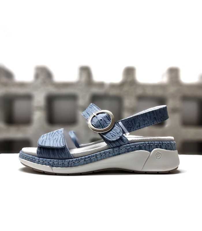 Sandalia mujer Ambar en piel azul de Suave by Leyland, con cuña cómoda.