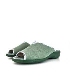 Diseño en rizo verde con ribete floral. Fresca y cómoda para casa, vista de medio perfil
