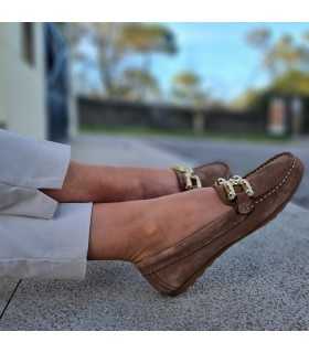 Zapato mocasin piel serraje marron hebilla de DChicas
