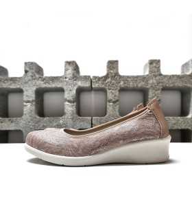 Zapato textil adaptable mujer en color oro rosa, vista de perfil