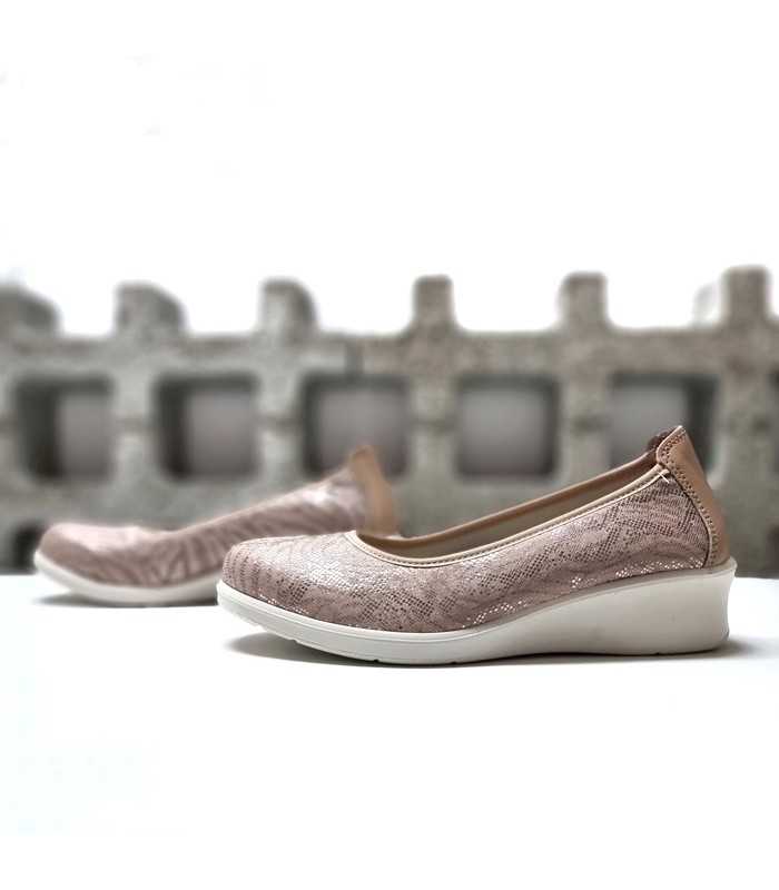 Zapato salón textil adaptable cuña oro rosa de Laura Azaña