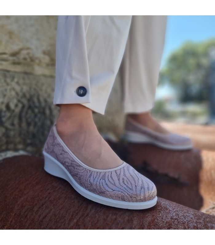 Zapato salón textil adaptable cuña oro rosa de Laura Azaña