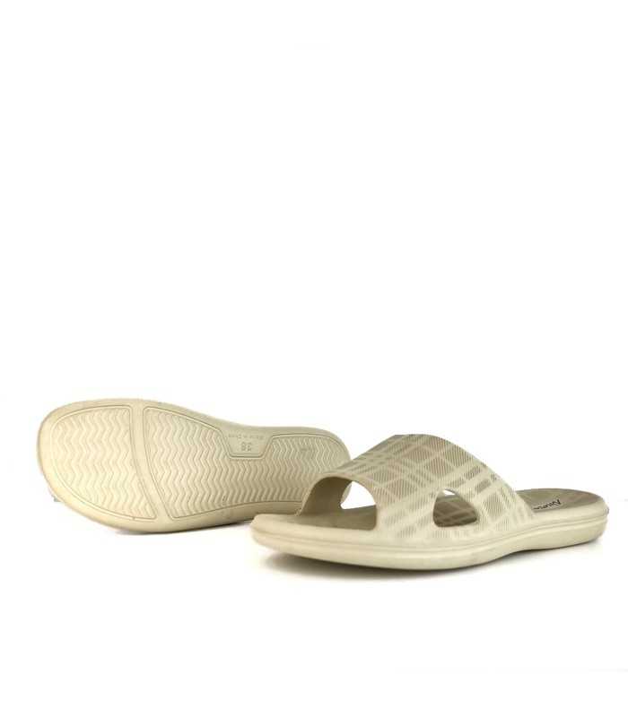 Suela antideslizante para mayor seguridad de chanclas beige