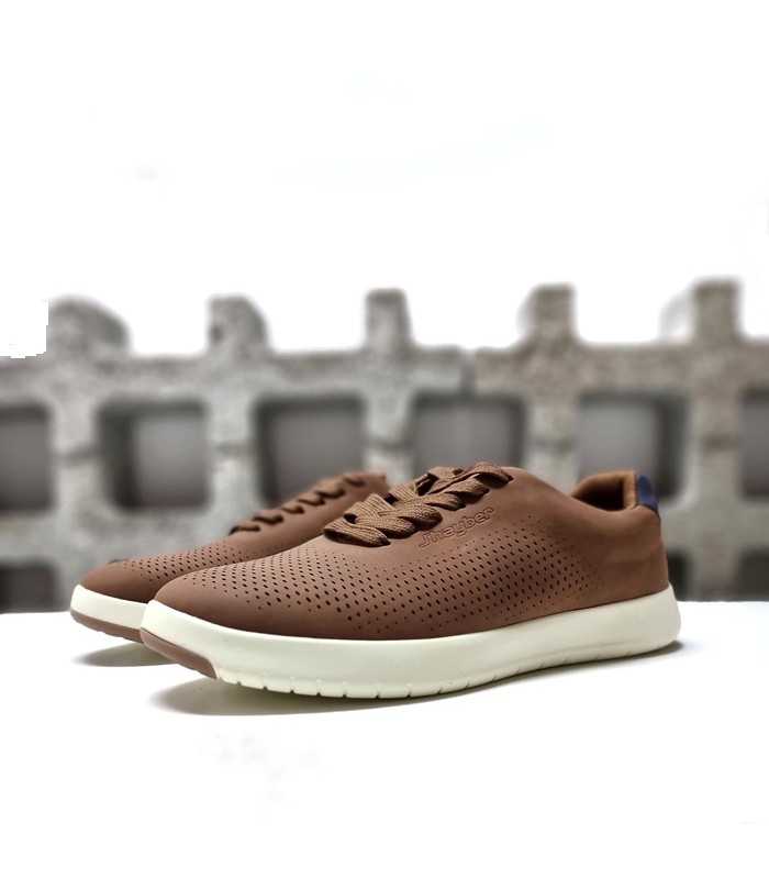 Deportivo marrón hombre Jhayber con diseño casual y plantilla Urban Comfort de memory foam