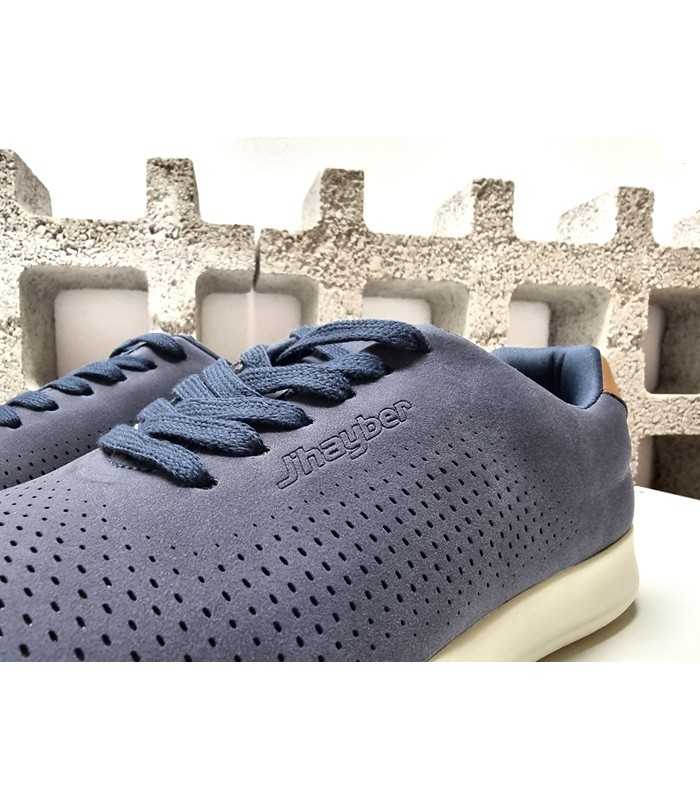 lCorte microperforado azul marino en tejido efecto piel del deportivo Chanca de Jhayber