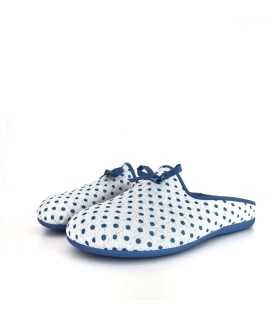 zapatilla-casa-descalza-lunares-azules-mujer-cabrera-medio-perfil
