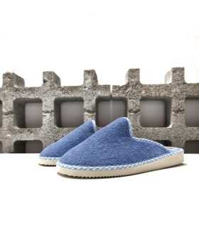 zapatilla casa rizo azul detalle bies cuadros vichy
