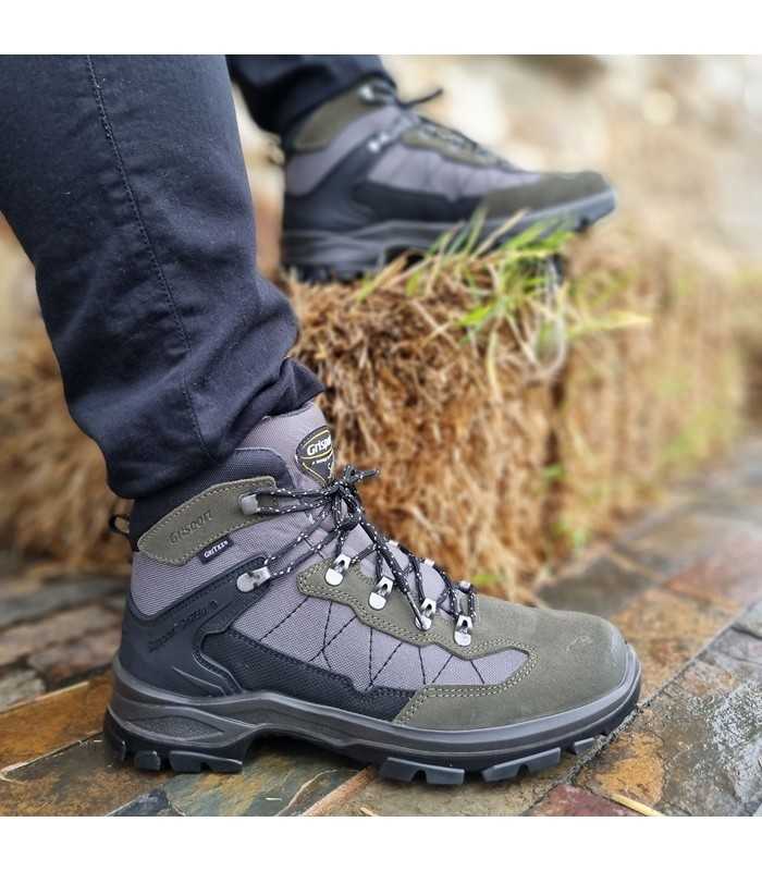 bota de senderismo para hombre de color verde con membrana para la lluvia Gritex ligera fabricada por Grisport en Italia