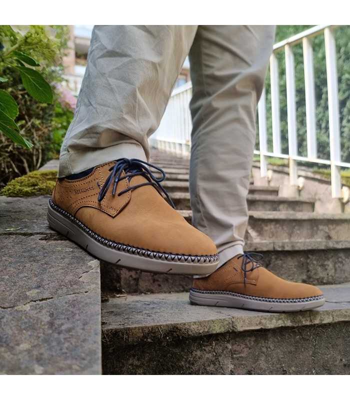 zapato Luisetti nobuck marrón claro puesto