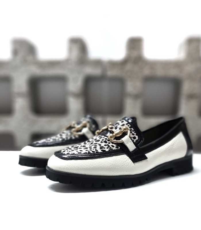 Vista de medio perfil  de Mocasínes Jessica print mujer