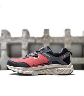 Perfil lateral: Zapatillas de senderismo Jhayber Chepista Fucxia - Estilo y seguridad en cada paso.