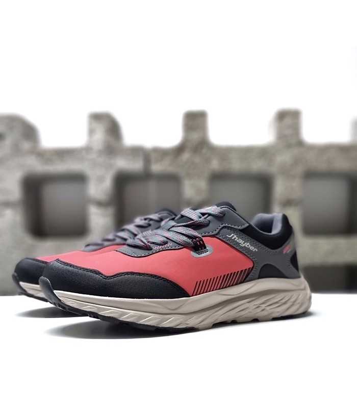 Vista semilateral de zapatillas mujer de senderismo con tratamineto aqua repelent.