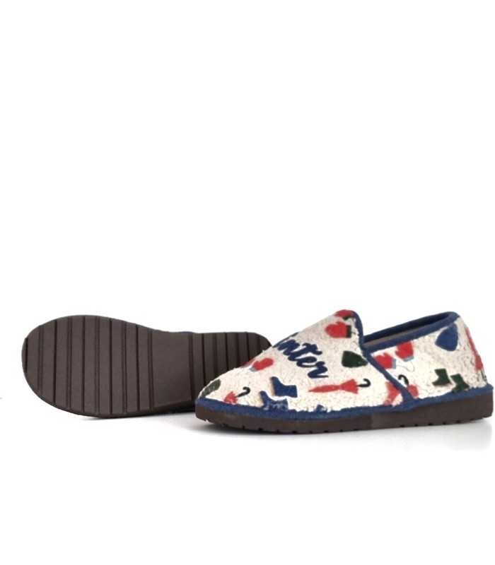 Diseño invernal y suela antideslizante de zapatilas mujer de Pelusin