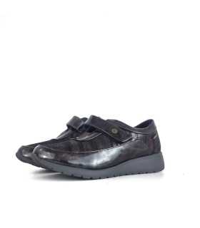 Foto medio perfil zapato con velcro maron