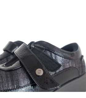 detalle del cierre de velcro de Zapato deportivo mujer Treintas color negro