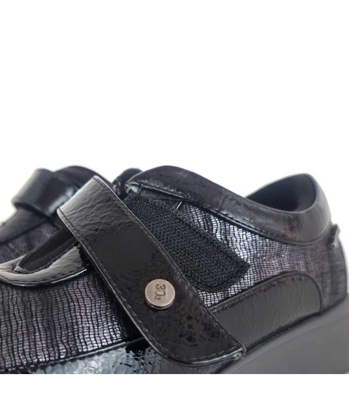 detalle del cierre de velcro de Zapato deportivo mujer Treintas color negro