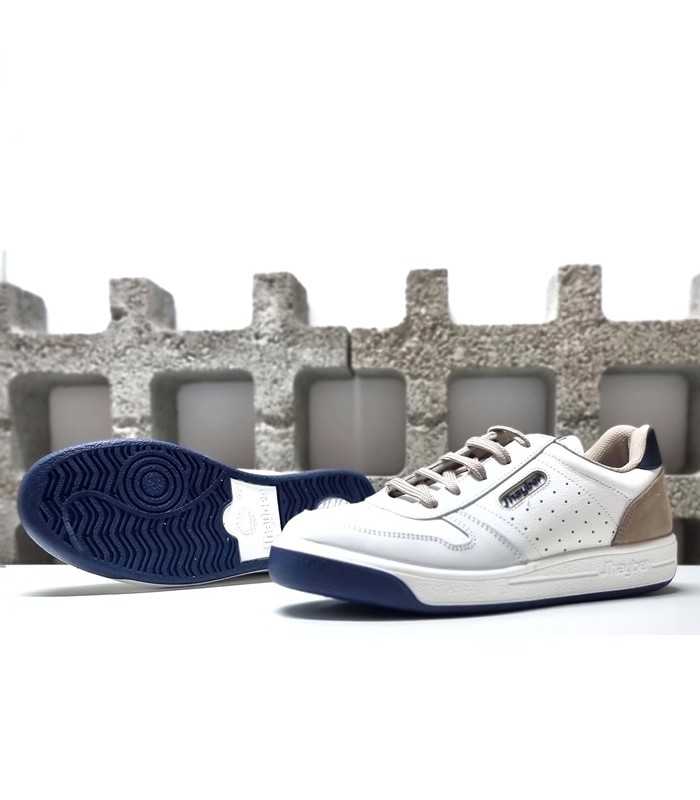 Vista de la suela de poliuretano de zapatillas J'hayber mostrando la mezcla de piel y nobuck.