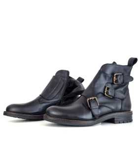 vista del cierre con cremallera de las botas negras de hombre de rebajas