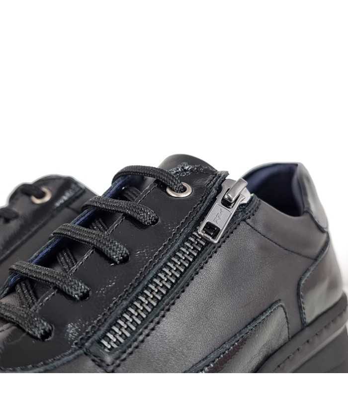 Cierre con cordones y cremallera en zapatos negros de Notton
