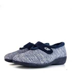 Zapatillas de casa cerrada para mujer con detalle del bies perimetral en azul y gris, y cuña baja de color azul