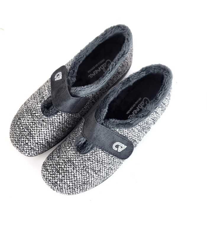 vista desde arriba de Zapatilla casa mujer velcro color gris