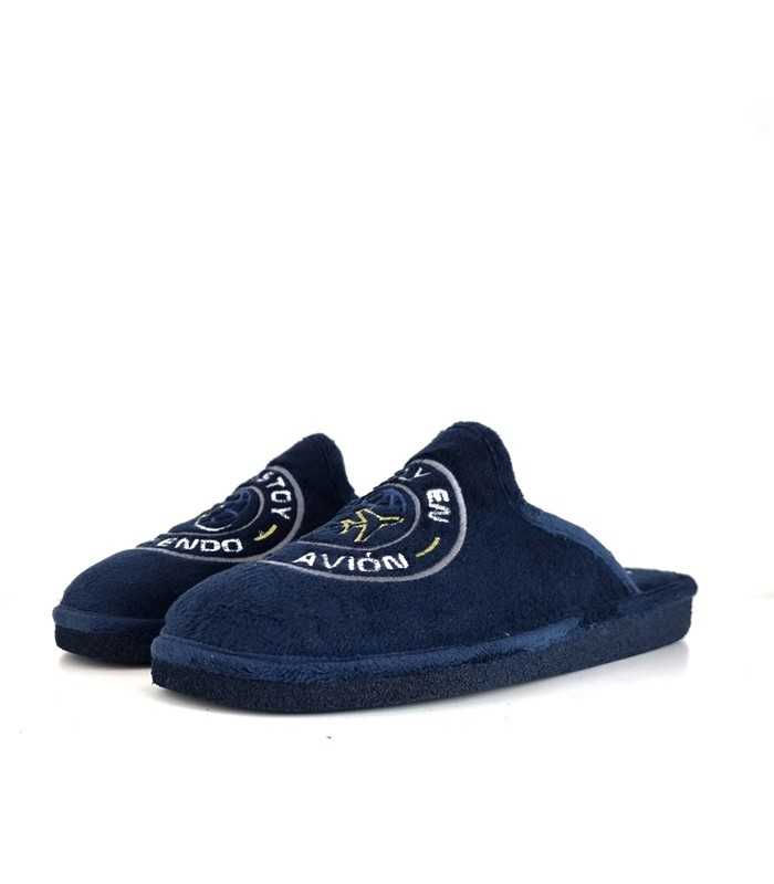 Foto de medio perfil : Zapatillas azul marino destacando su diseño cómodo y divertido.
